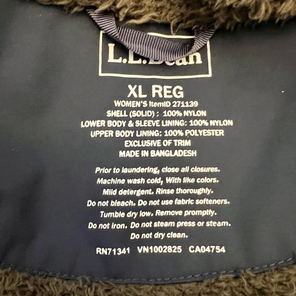 LL Bean Women’s Winter Warmer Coat XL Navy Hooded Parka Coat - Picture 4 of 6